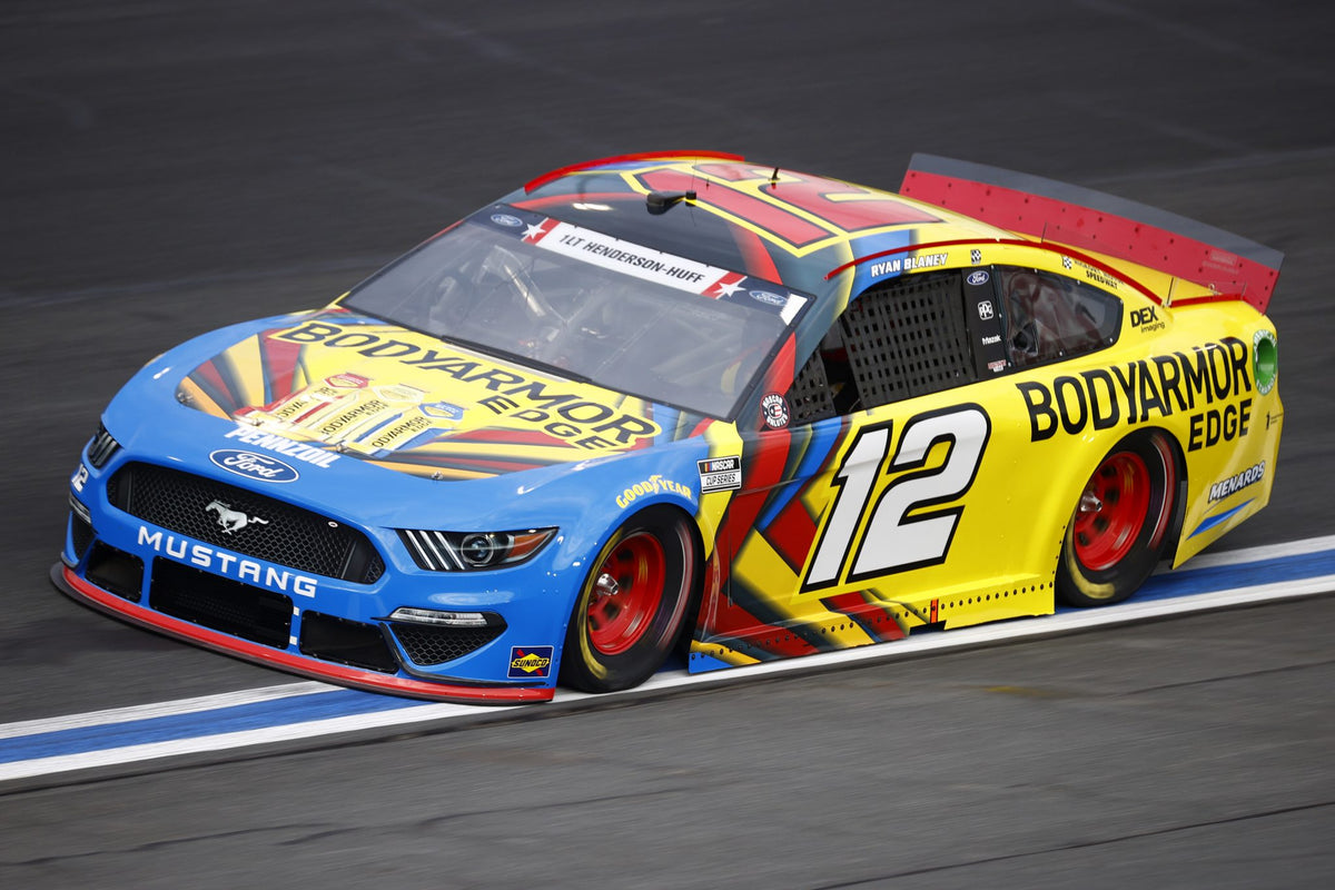 Lionel Racing Ryan Blaney 2024 No. 12 BODYARMOR Flash I.V. Ford Mustang ARC 1:24 Scale Diecast Car - NASCAR Collectible