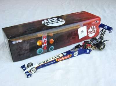 DOUG KALITTA 2002 MAC TOOLS/ BOUNTY HUNTER 1:24 DRAGSTER NHRA DIECAST