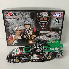 JOHN FORCE 2007 CASTROL ERIC MEDLEN TRIBUTE 1:24 NHRA DIECAST FUNNY CAR BOX AUTOGRAPHED by Motorsports Authenics